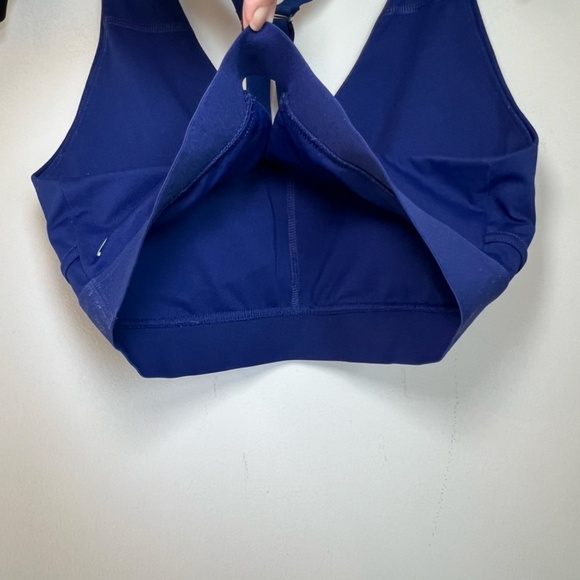 Fabletics All Day Every Day Low Impact Bra Navy Blue Adjustable Padded Sz Small - Picture 7 of 8